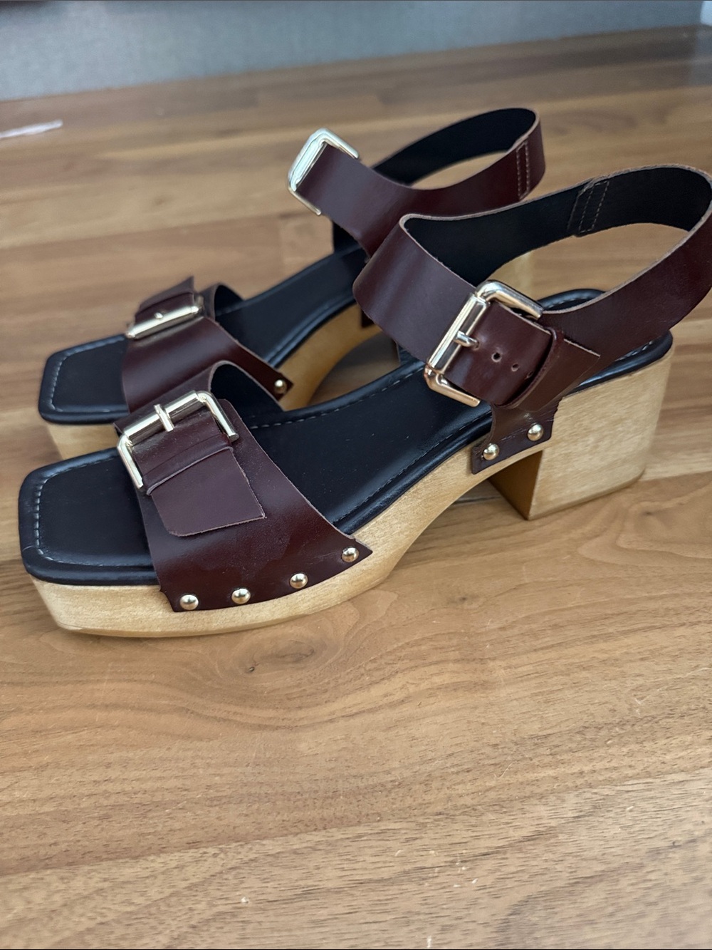 L’Intervalle Brown leather wooden buckle sandals EU 40